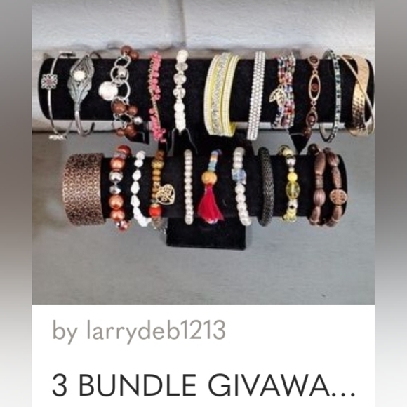 Live Show Givaways! The More You Bundle The More You Get!! So Many Givaways!! 😍 - Picture 4 of 6
